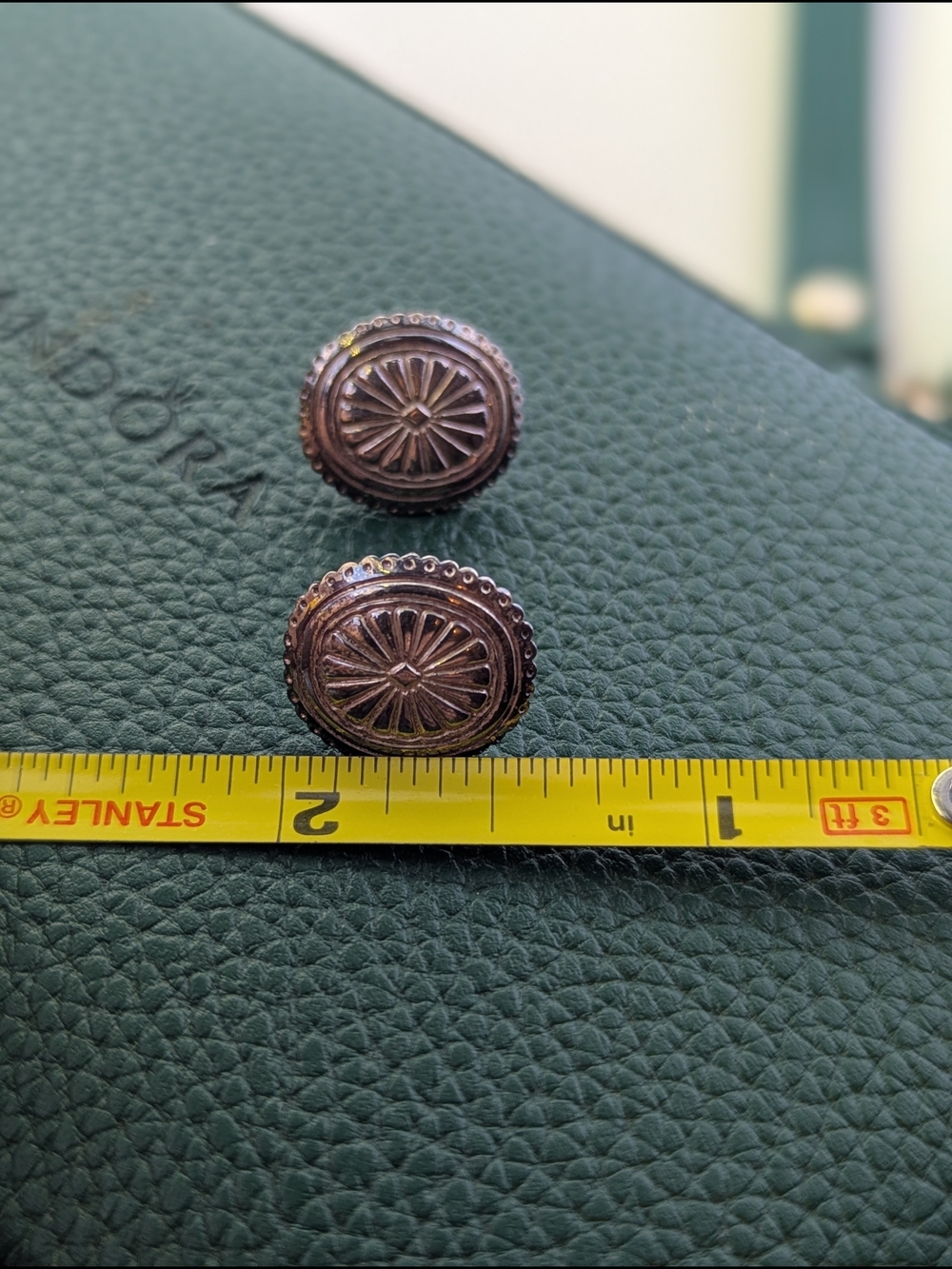 ✨ Vintage Sterling Silver Oval Sunburst Concho Earrings ✨ - Picture 4 of 4